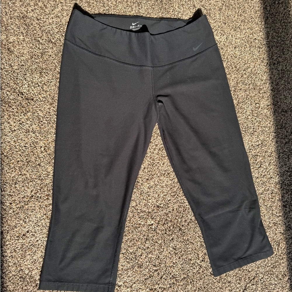 Nike Black Capri Leggings